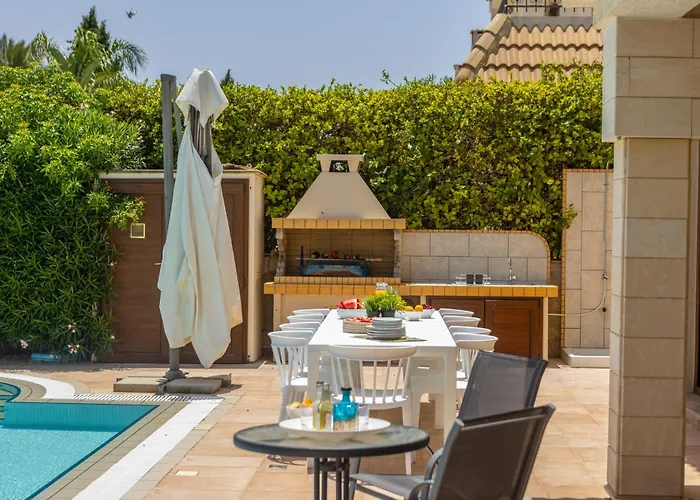 Sunnyvillas: 4br Seafront Villa*private Pool*bw44